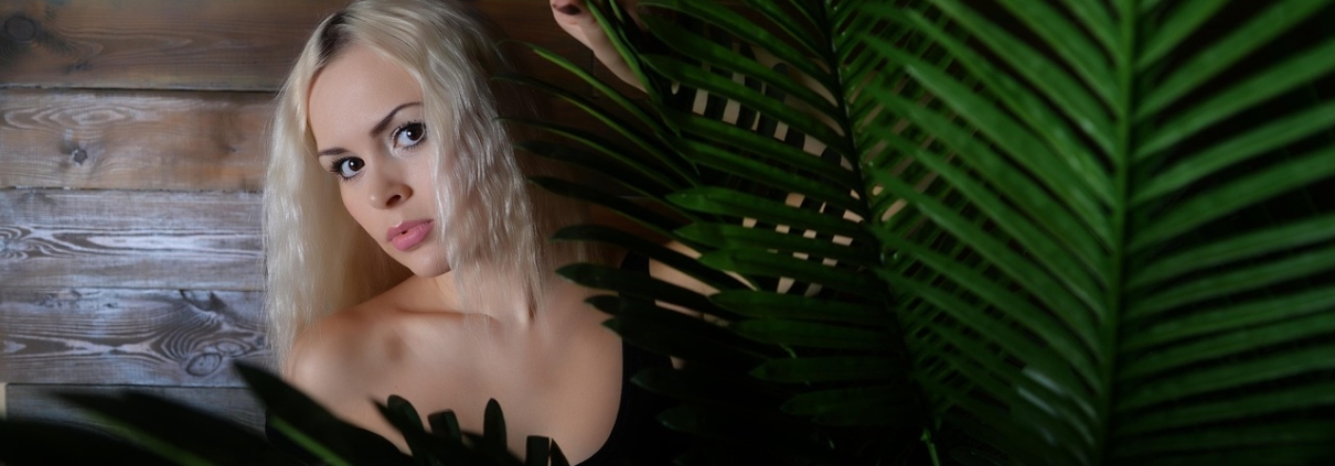 queus de cheval blonde cheveux russes